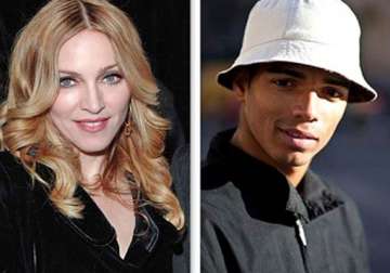 madonna splits from muslim toyboy lover over religious differences