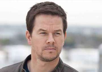 mark wahlberg to expand burger chain to canada