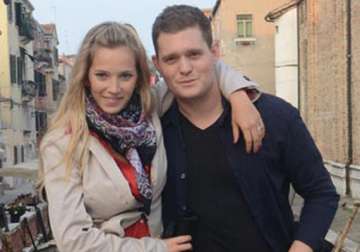michael buble uses spanish when fighting with wife