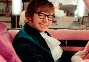 mike myers signs on for austin powers 4