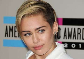 miley cyrus engagement ring lost in her shower