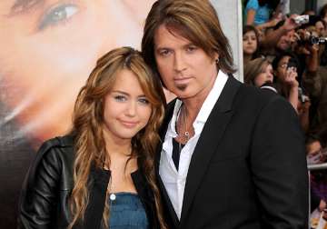miley cyrus wants her dad to take help