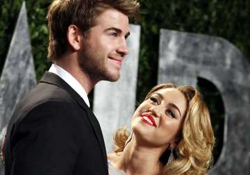 miley cyrus wants ex beau liam back in her life
