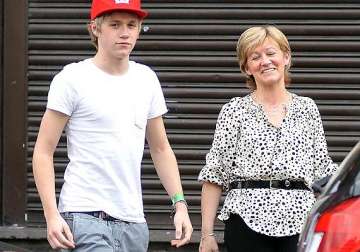 niall horan not ready for serious relationship mother