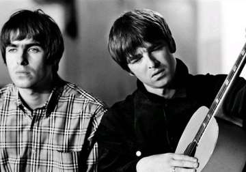 bonehead arthurs awaiting gallagher brother s to reunite for band reformation