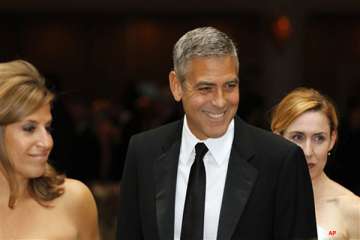 obama jokes with clooney at star s gala fundraiser