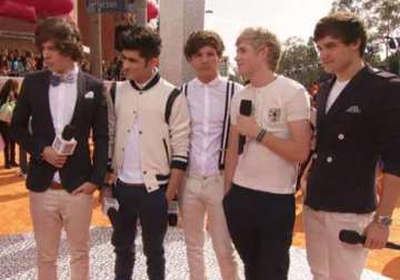 one direction lawrence shine at kids choice awards