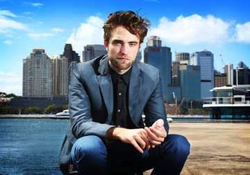 pattinson suffered from depression after twilight fame