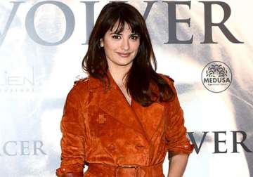 penelope cruz pregnant with second child