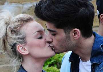 perrie zayn to have english wedding