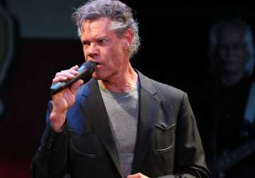 randy travis stable post surgery