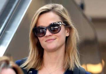 reese witherspoon not doing the intern