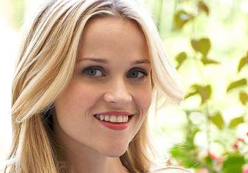 reese witherspoon plans to open retail store