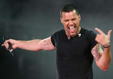 ricky martin gets locked out of apartment