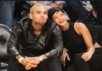 rihanna sparks pregnancy rumours