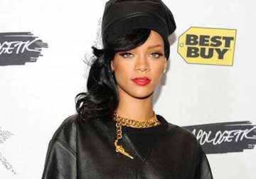 rihanna to be given 2014 fashion icon award