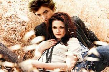 robert pattinson kristen stewart to share red carpet for breaking dawn