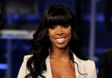 kelly rowland wants wedding to be like a gift