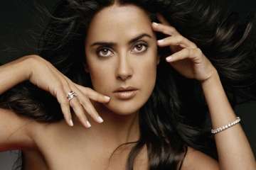 salma hayek develops new show for abc