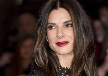 sandra bullock house hunting in britain