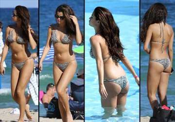 selema gomez shows off her sexy figure in florida see hot pics