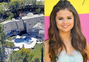 selena gomez to sell house for 3.5 mn