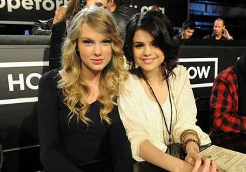 selena gomez taylor swift friends again see pics