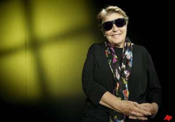 singer helen reddy comes out of retirement