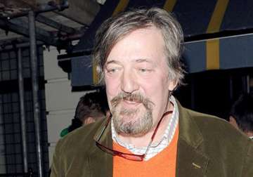 stephen fry under treatment for spider bite