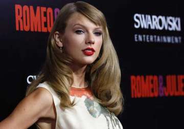 swift to sing for the british royals