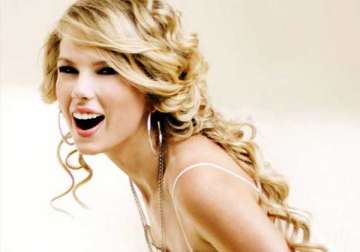 taylor swift mind preoccupied with new song