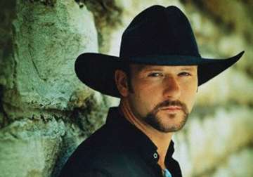 tim mcgraw looks to rev up career with big machine