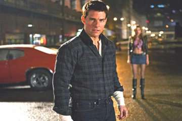 tom cruise s jack reacher premiere postponed for us shooting victims