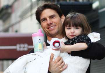 tom cruise sets up trust fund for daughter suri