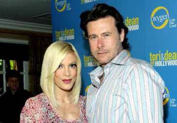 tori spelling dean mcdermott not living together