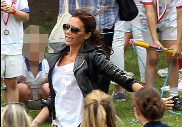 victoria beckham set fashion trends at school