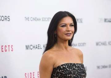 zeta jones gets treatment for bipolar disorder