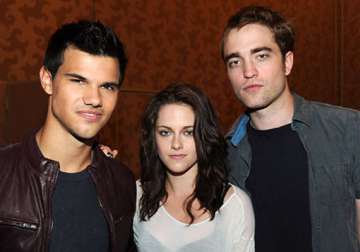 twilight actors to be immortalized outside grauman s chinese theatre in cement