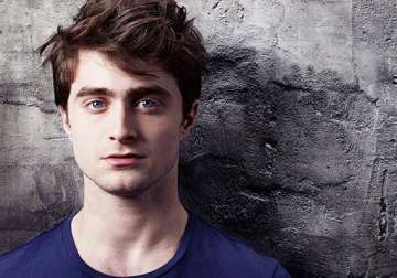 daniel radcliffe turned to alcohol to deal with pressure