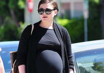 ginnifer goodwin welcomes son