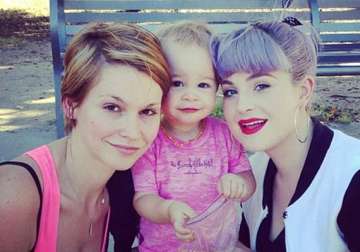 kelly osbourne got emotional over niece