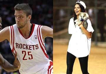 kendall jenner flirts with basketball player