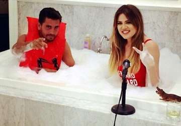 scott disick spotted having fun time bathtub with khloe kardashian