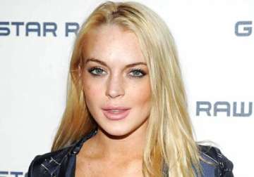 lindsay lohan barred from entering in clubs see pics