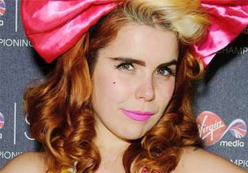 paloma faith apologises for mishap during gig