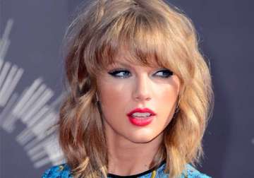 taylor swift prefers female pals says they re reliable