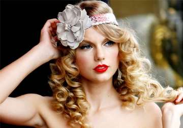 taylor swift s shanghai show s tickets sold out in just one minute break records