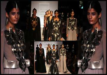 designer amit aggarwal juxtaposes fragility with strength at lfw view pics