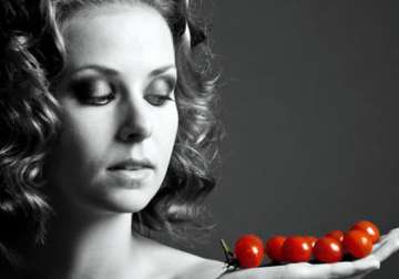 eating tomatoes lowers stroke risk