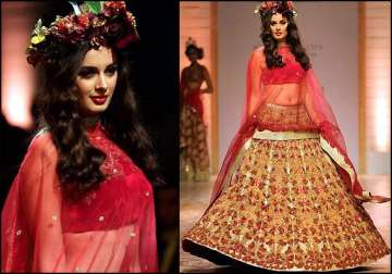 evelyn sharma dazzles at indian bridal fashion week view pics